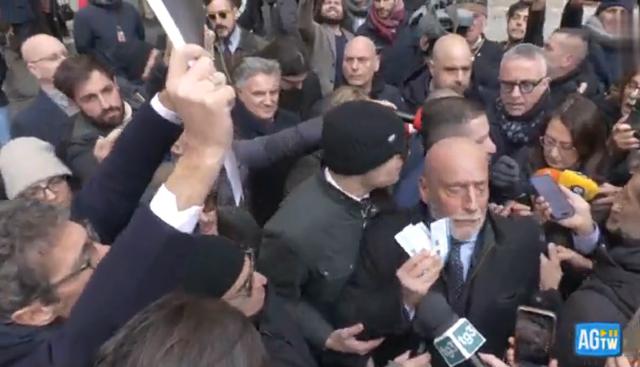 Remigrazione, caos alla Camera: Casapound bloccata, la sinistra occupa la sala. Vannacci accusa: “Oggi è morta la democrazia”