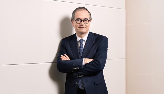 Renault rivede le stime dopo il rosso del primo semestre 2025
