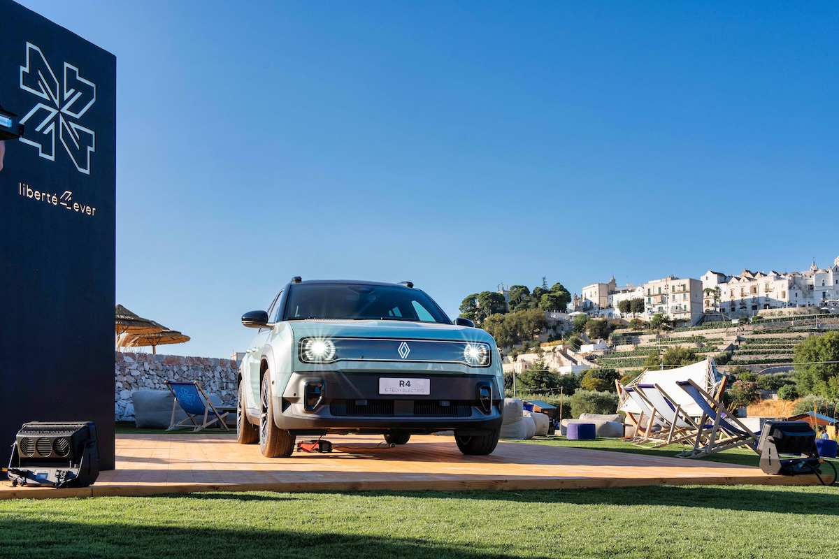 https://www.affaritaliani.it/static/upl2025/rena/0011/renault-viva-festival61.jpg
