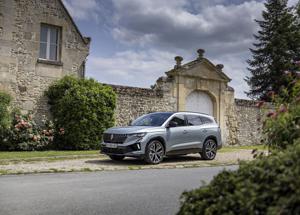 Renault Espace si rifà il look: nuovo stile, più comfort, zero compromessi