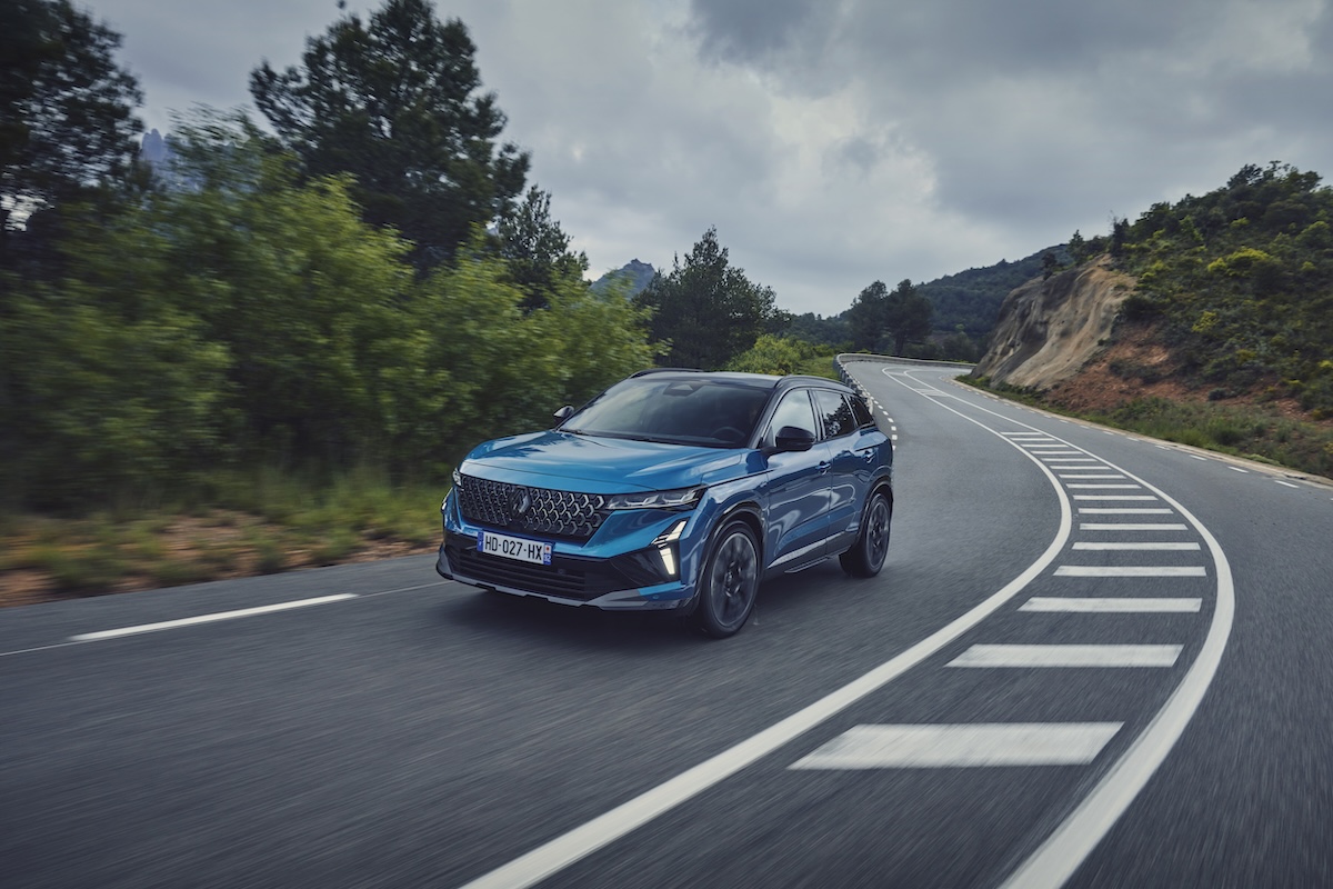 Renault Austral restyling: come va davvero il full hybrid da 200 CV