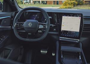 Renault Austral restyling: come va davvero il full hybrid da 200 CV