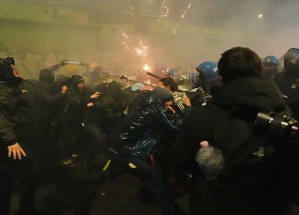 Corteo No Olimpiadi a Milano, sei denunciati: la Digos indaga su altri partecipanti