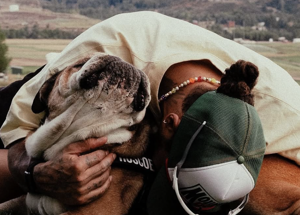Hamilton in lacrime, morto il suo amato cane Roscoe: "Un vero amico". FOTO