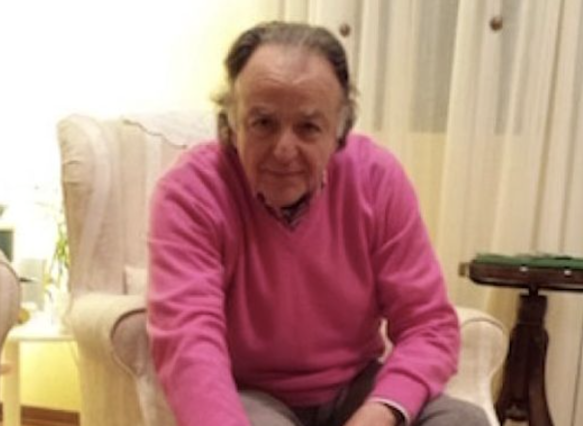 Addio a Gianluigi Armaroli, storico volto del Tg5: è morto a 77 anni il corrispondente dall’Emilia Romagna