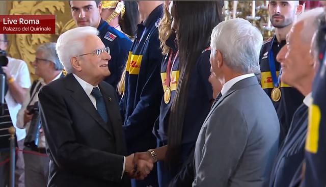 Mattarella incontra i campioni del mondo di Volley maschile e femminile. VIDEO