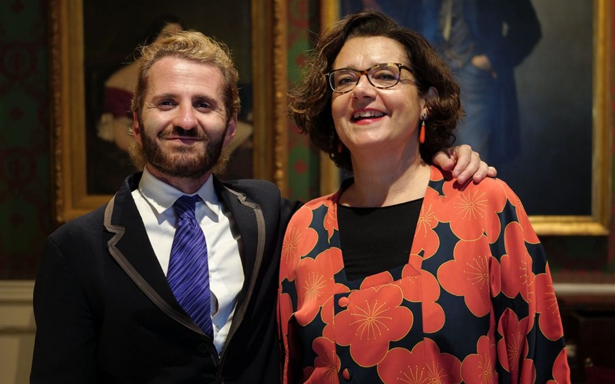 https://www.affaritaliani.it/static/upl2025/silv/silvia-lomazzi-e-luca-ciammarughi-museo-teatrale-alla-scala.jpg