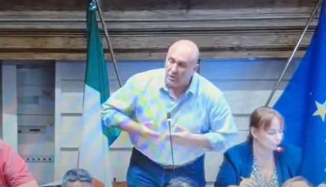 Stefano Bandecchi esplode dopo Report, insulti a consigliere FdI: “Schifoso, non dica bugie in aula”