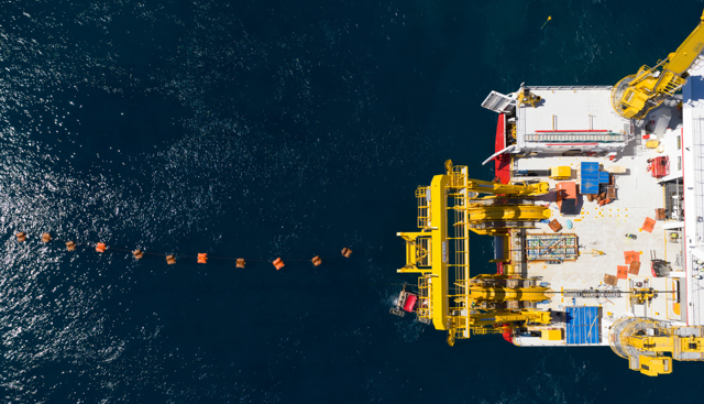 Terna, completata la posa del primo cavo sottomarino del Tyrrhenian Link tra Sicilia e Sardegna