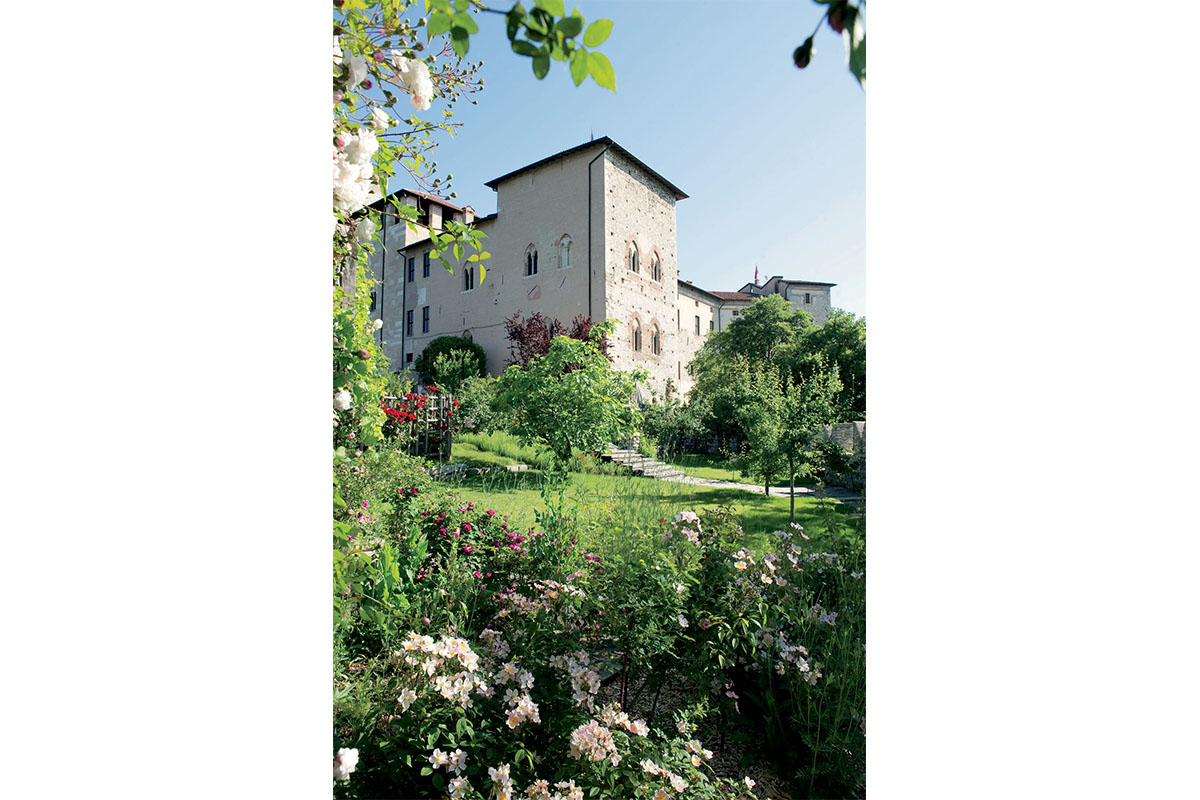 Terre Borromeo Rocca Di Angera Esterno Terre Borromeo Rocca Di Angera Esterno