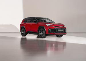 Toyota: nuovo RAV4 Full Hybrid e Plug-in, tecnologia e sicurezza