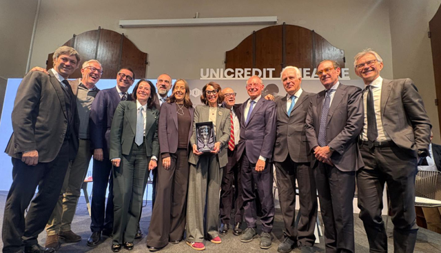 UniCredit ottiene il Premio Pitti Immagine 2026 alla cerimonia di apertura del Salone Pitti Uomo