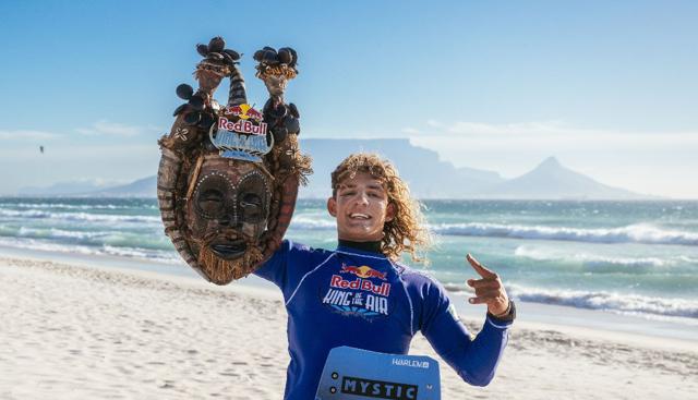 A Cape Town, Lorenzo Casati alza al cielo il suo secondo titolo mondiale (Credit: Wayne Reichel / Red Bull Content Pool)