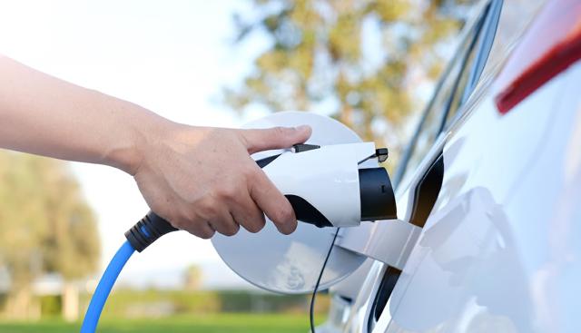 4. Incentivi auto elettriche: il no di UNRAE e Federauto all’Eco-score