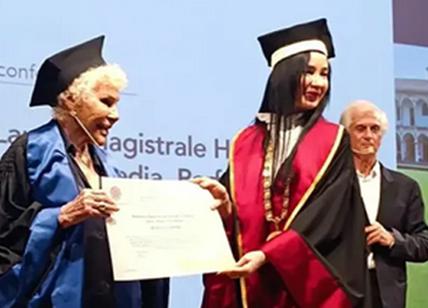 Ornella Vanoni è dottoressa, laurea honoris causa dalla Statale di Milano: "Ma io non ho mai studiato..."