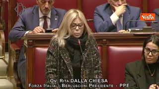 Strage Crans-Montana, Rita Dalla Chiesa commossa in Aula: Non riesco più a vedere caminetto acceso