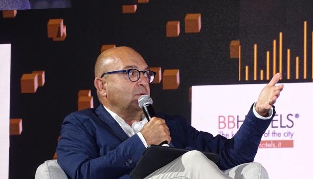 La Piazza 2025, Misiani (Pd) dal palco di Ceglie Messapica: "Fare l'imprenditore è un calvario, nessun incentivo alle Pmi dal governo"