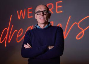 Brand o brand...elli / Legami, da una cinghia per i libri alle mani di De Agostini: la storia del brand che profuma d'infanzia