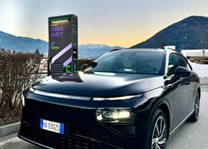 Ricarica record per XPENG G9 MY26: da 10% a 80% in soli 12 minuti