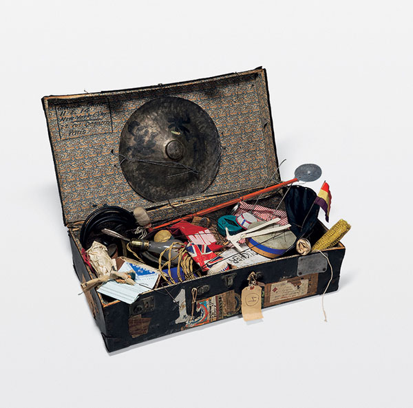 Alexander Calder, Suitcase filled with elements from Calder’s Circus, 1926–31 © 2009 Calder Foundation, New YorkArtists Rights Society (ARS), New York photograph © Whitney Museum of Alexander Calder, Suitcase filled with elements from Calder’s Circus, 1926–31 © 2009 Calder Foundation, New YorkArtists Rights Society (ARS), New York photograph © Whitney Museum of