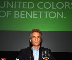 Benetton ha un rosso da 200 milioni. Ma Alessandro prende un maxi-compenso