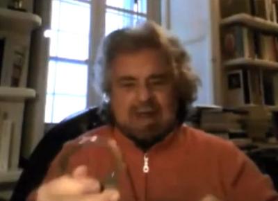 Tav, Beppe Grillo con le manette: "nove mesi passano presto"