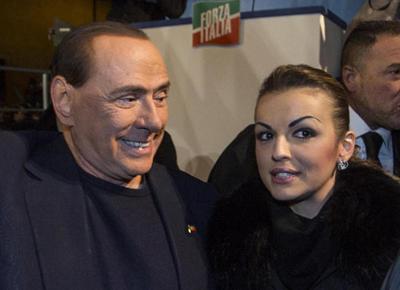Dudù non mise ko Berlusconi: i lividi opera della Pascale gelosa
