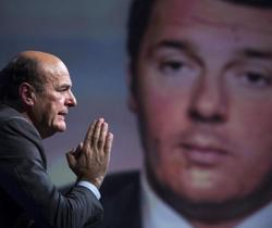 L'attacco di Bersani a Renzi: "Fa la movida in Italia. E rischia"