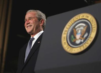 Usa, Bush padre attacca: i falchi Cheney e Rumsfeld hanno danneggiato l'America