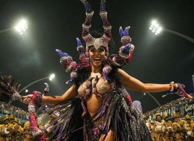 Evelyn, 20enne ballerina di samba. Regina del Carnevale di Rio. Foto