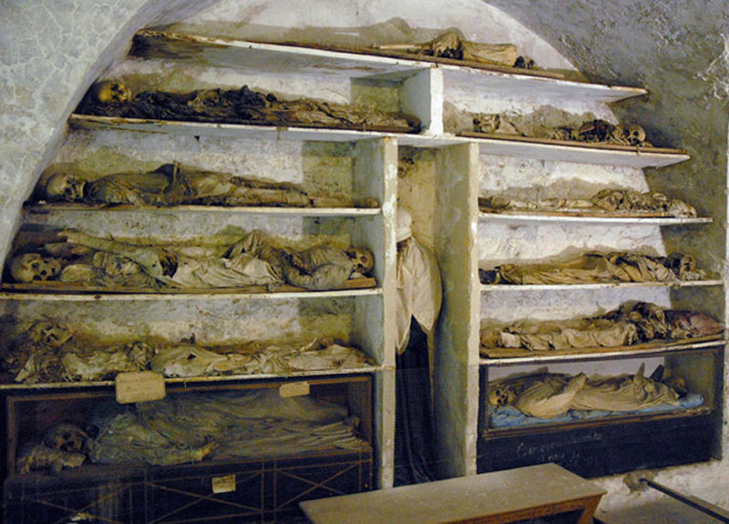catacombe cappuccini ape