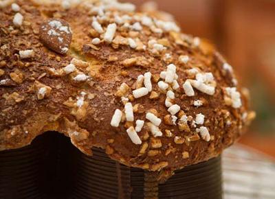 Pasqua 2023, la colomba è la "stella" in cucina: scelta da 7 italiani su 10