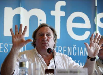 Depardieu indagato per stupro e violenza sessuale: le accuse di un'attrice