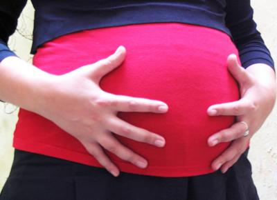 Due donne incinte tentano furto in condominio in Corso Sempione