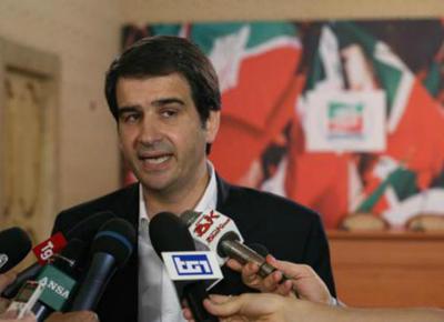 Fitto al bivio: Ncd fermo sul no ai gazebo ma niente Terzo Polo