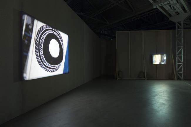 João Maria Gusmão + Pedro Paiva Papagaio Installation views Fondazione HangarBicocca, 2014 Photo by Agostino Osio Courtesy Fondazione HangarBicocca João Maria Gusmão + Pedro Paiva Papagaio Installation views Fondazione HangarBicocca, 2014 Photo by Agostino Osio Courtesy Fondazione HangarBicocca