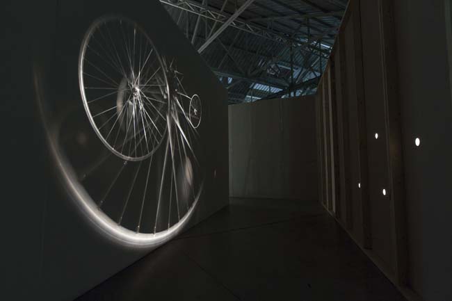 João Maria Gusmão + Pedro Paiva Papagaio Installation views Fondazione HangarBicocca, 2014 Photo by Agostino Osio Courtesy Fondazione HangarBicocca João Maria Gusmão + Pedro Paiva Papagaio Installation views Fondazione HangarBicocca, 2014 Photo by Agostino Osio Courtesy Fondazione HangarBicocca