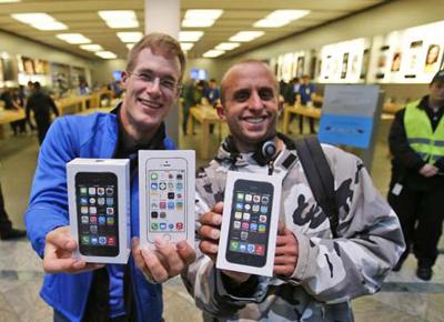 Apple e Facebook, conti col botto. Merito dell'iPhone e del mobile