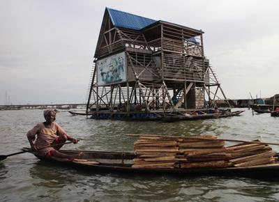Nigeria, nasce la prima scuola galleggiante. E' sostenibile al 100%. FOTO