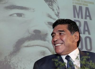Nuovo scandalo Maradona. Rissa in strada ubriaco. Video