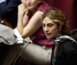 Marianna Madia è nata nel 1980 a Roma. La sua carriera politica è cominciata nel 2008 quando l'allora candidato premier del Pd, Walter Veltroni la scelse con una delle sue capolista a Roma. Ma la sua inesperienza e una passata relazione con Giulio Napolitano (il figlio del presidente della Repubblica) le sono valse molte critiche. Nonostante ciò negli ultimi anni si è contraddistinta per l'attaccamento a certi valori della sinistra e una certa onestà intellettuale. Marianna Madia è nata nel 1980 a Roma. La sua carriera politica è cominciata nel 2008 quando l'allora candidato premier del Pd, Walter Veltroni la scelse con una delle sue capolista a Roma. Ma la sua inesperienza e una passata relazione con Giulio Napolitano (il figlio del presidente della Repubblica) le sono valse molte critiche. Nonostante ciò negli ultimi anni si è contraddistinta per l'attaccamento a certi valori della sinistra e una certa onestà intellettuale.
