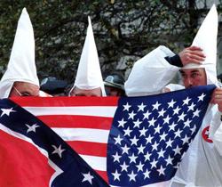 Clamoroso endorsement del Ku Klux Klan per Hillary Clinton