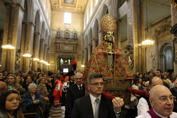 San Gennaro, niente miracolo nell'anno del coronavirus