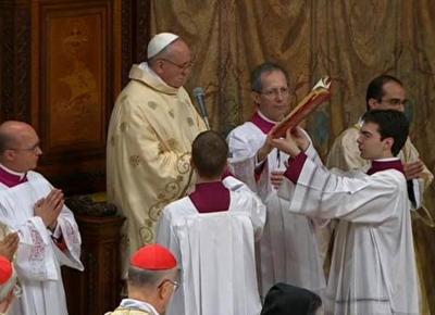papa bergoglio messa 500