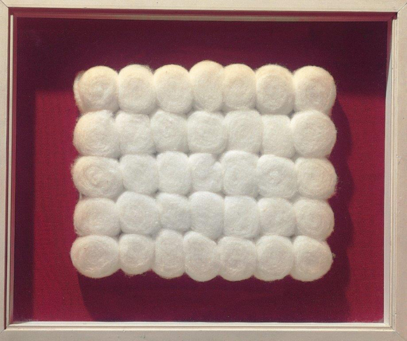 Achrome, 1961-1962 - pallini di ovatta, 20x25,5 cm - Collezione Fioravanti Meoni Achrome, 1961-1962 - pallini di ovatta, 20x25,5 cm - Collezione Fioravanti Meoni