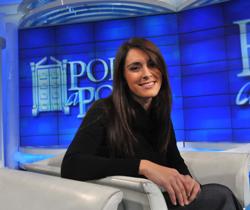 Pd, Picierno: "Con 80 euro spesa per due settimane da single". La Rete esplode Pd, Picierno: "Con 80 euro spesa per due settimane da single". La Rete esplode
