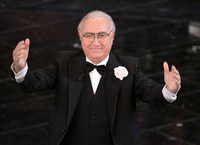 Pippo Baudo , protagonista dell'omaggio ai suoi 60 anni di carriera in prima serata su Rai1 Pippo Baudo , protagonista dell'omaggio ai suoi 60 anni di carriera in prima serata su Rai1
