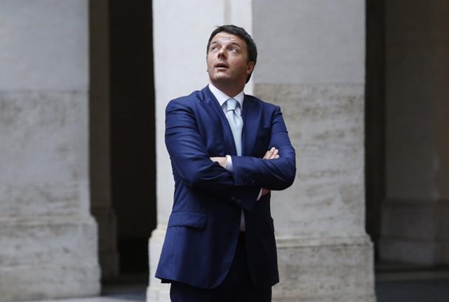 Doppio schiaffo di Renzi ad Alfano: sbaglia su art. 18 e 'vu cumpra'