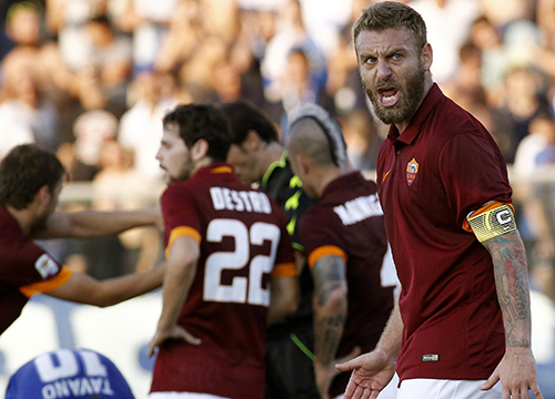 Roma, De Rossi peggio del previsto: lesione del soleo. Almeno un mese