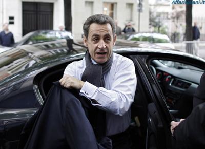 Sarkozy rompe il silenzio: "Vogliono abbattermi"